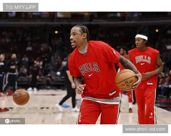 朱利叶斯·欧文突破拉开对位优势，关键时刻持续高效得分