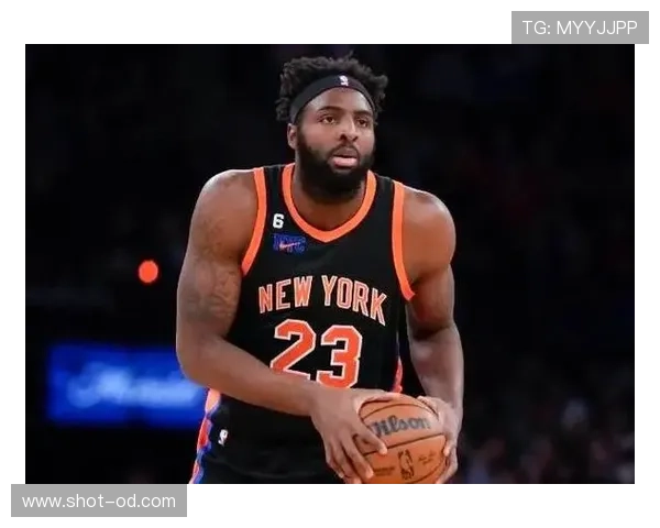 米切尔·罗宾逊无球顺下效率领跑内线，改变尼克斯防守结构